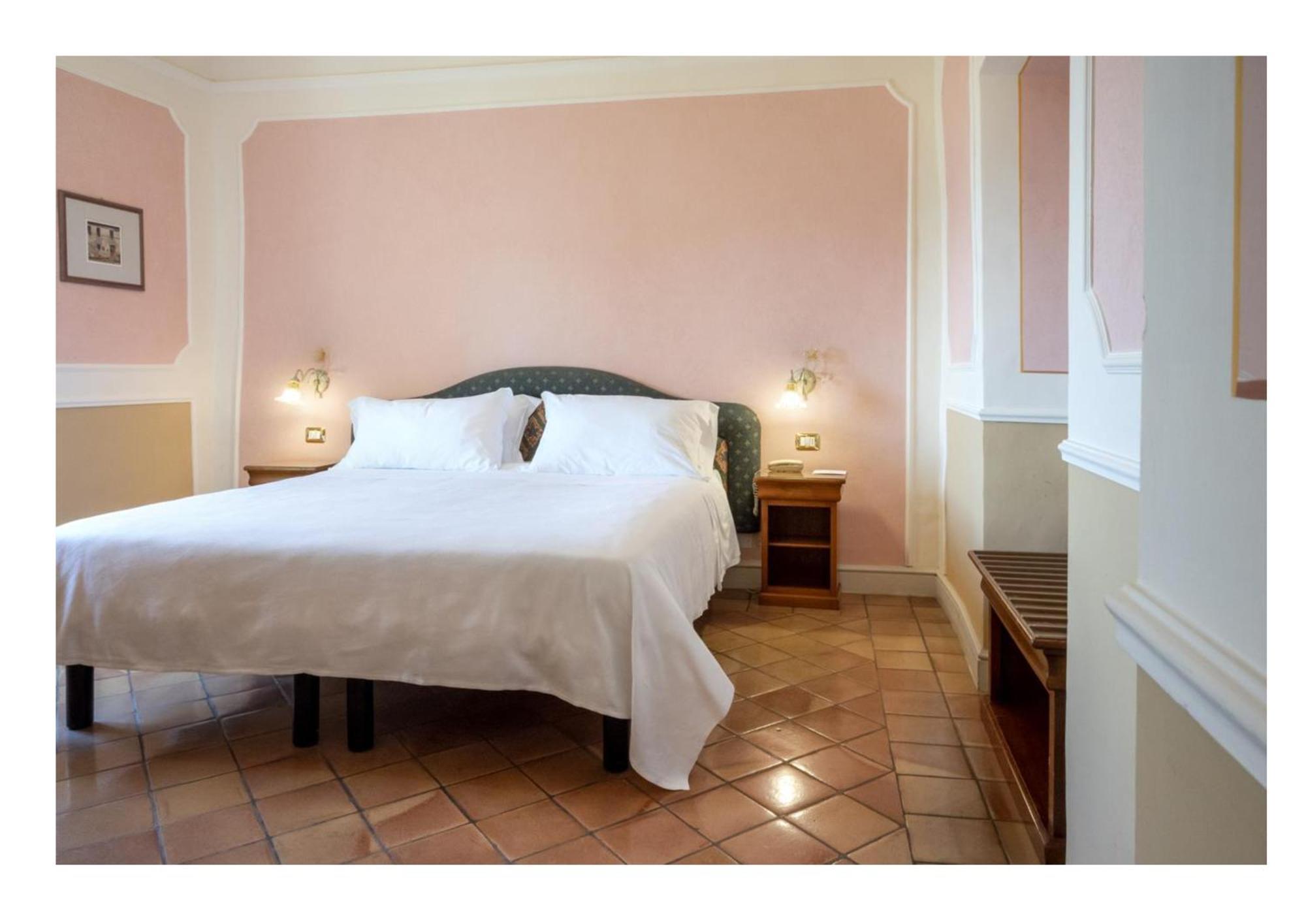 Double or Twin Room Garden View